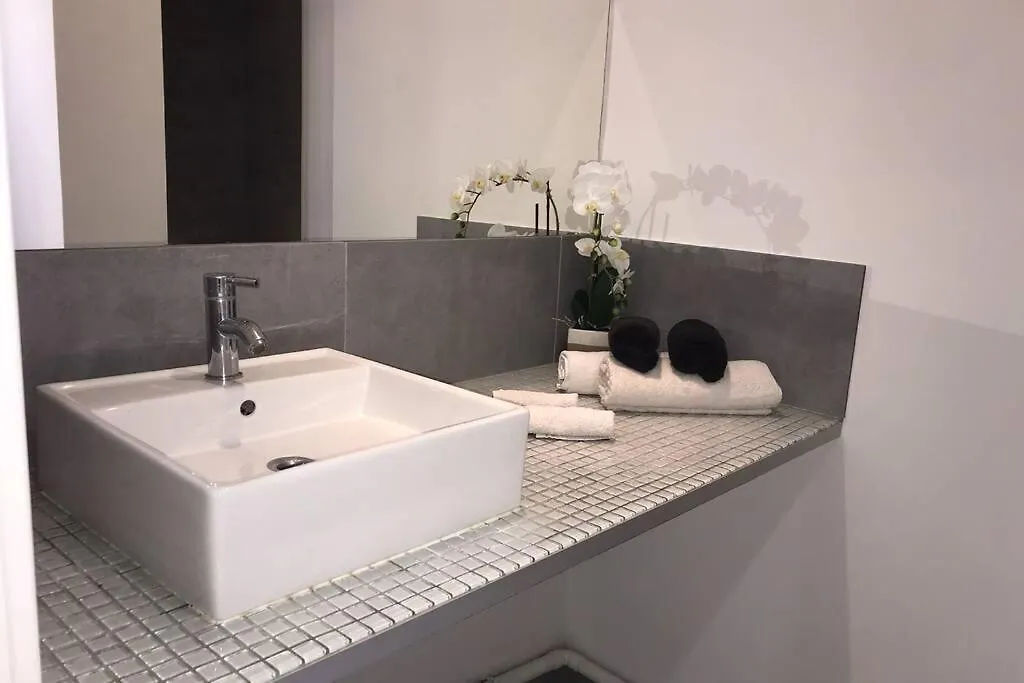 Apartment Studio Cocooning A 50 M Du Port, Classe 1 Etoile Cassis France